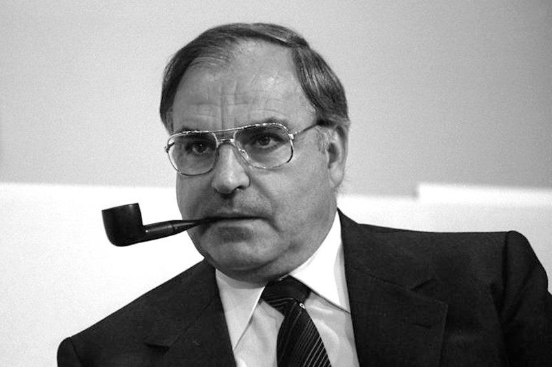 Bundesarchiv_B_145_Bild-F054631-0013,_Ludwigshafen,_CDU-Bundesparteitag,_Kohl